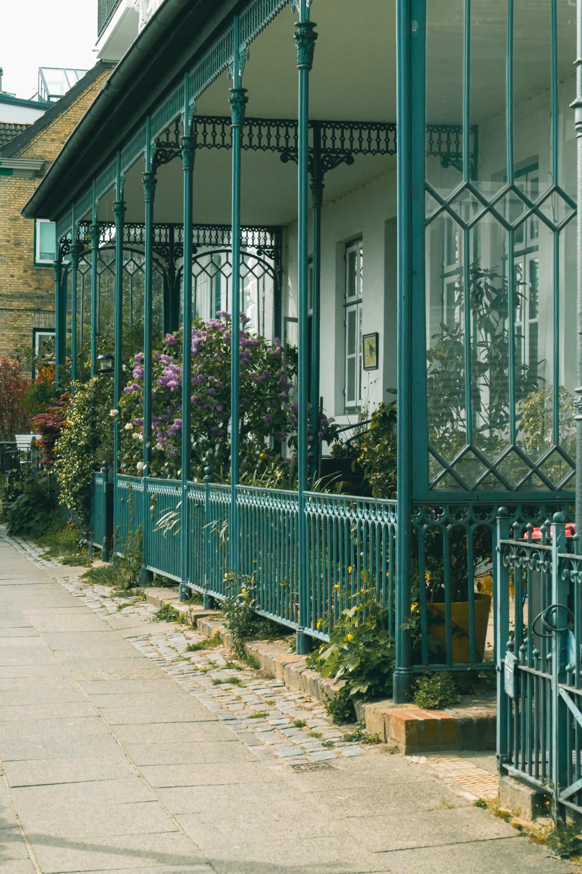 London Victorian porch — Victorian porch detail