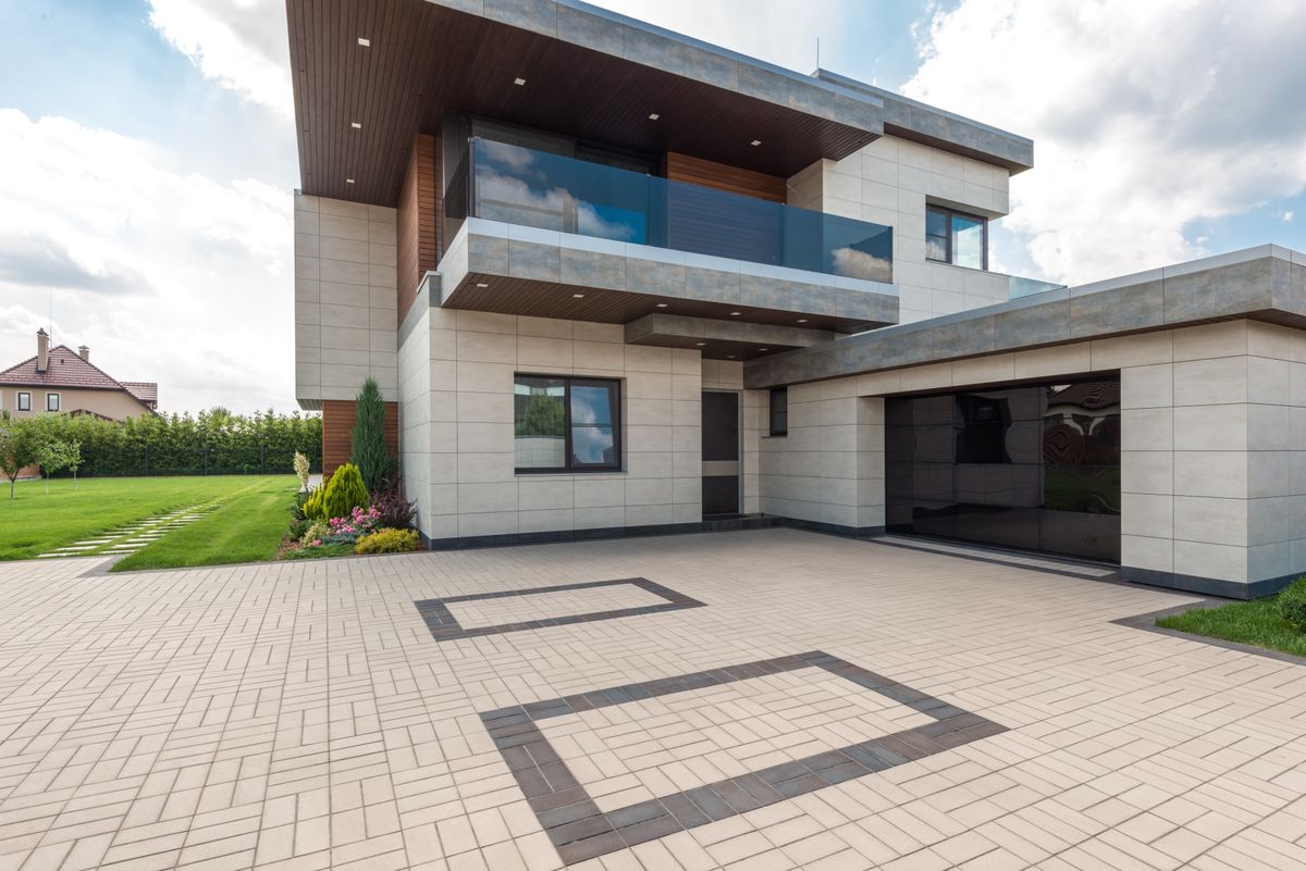 Modern minimalist house facade — Clean modern exterior