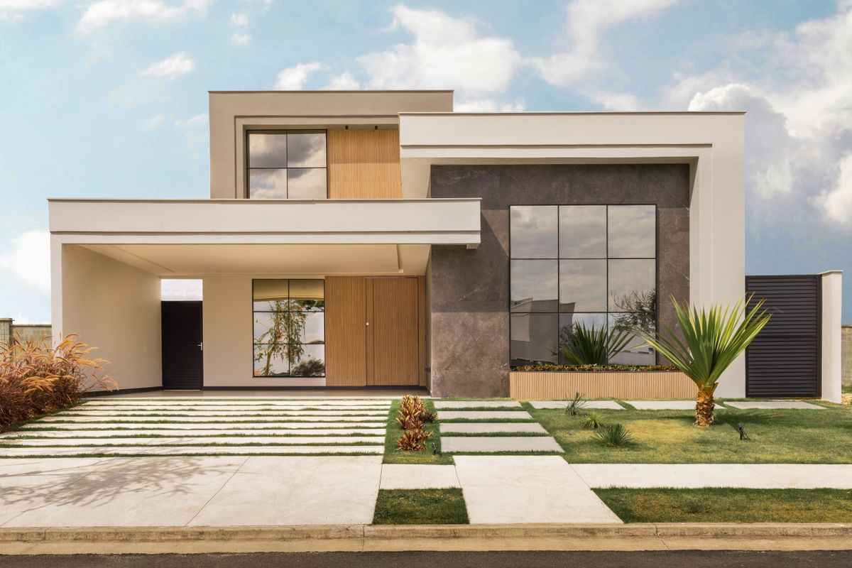 Modern minimalist home exterior — Detached-house layout possibilities